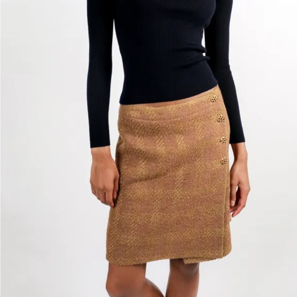 CHANEL Vintage iconic Gold and Brown Tweed skirt (only) gripoix bejeweled button - Picture 2 of 14